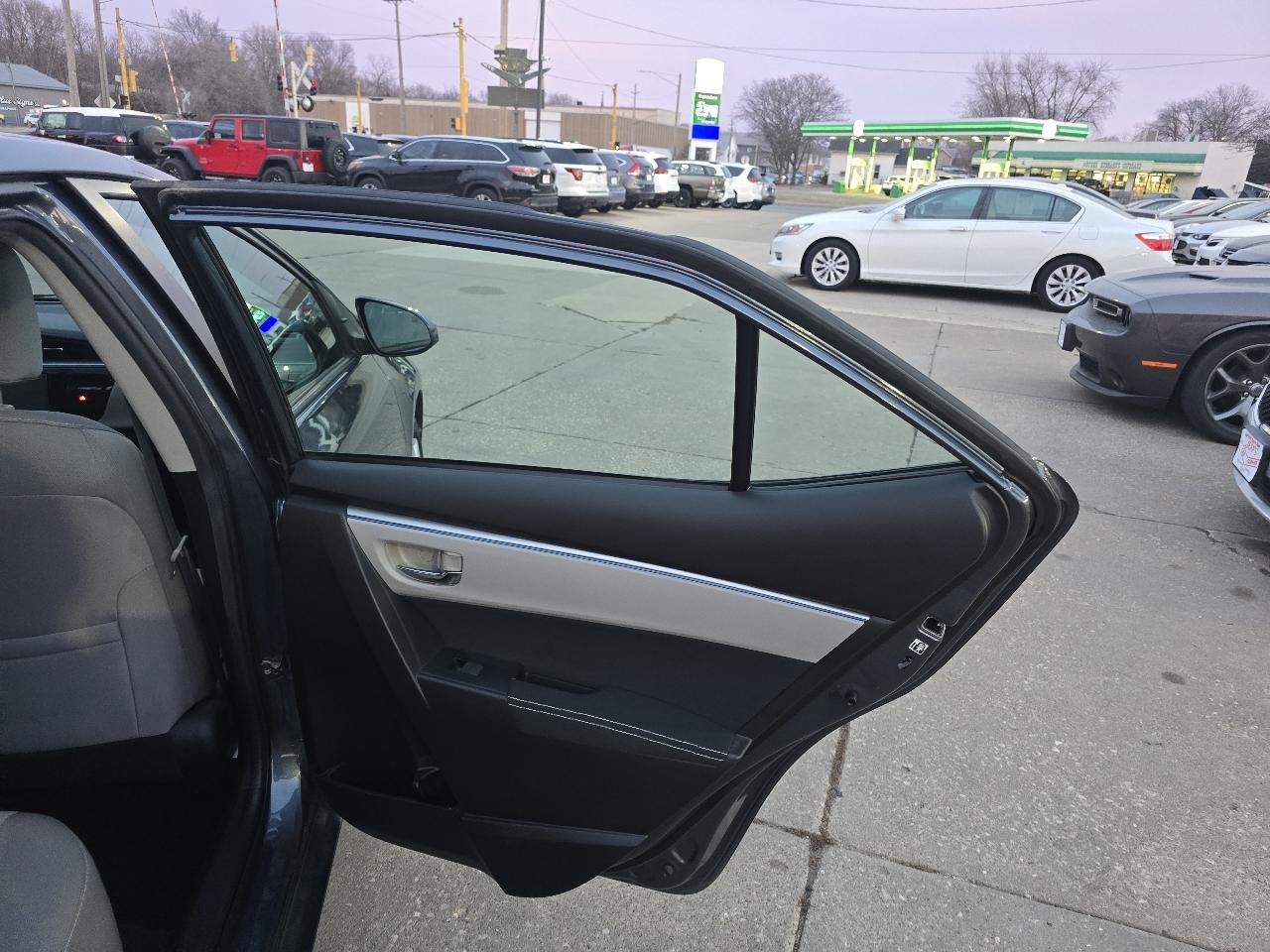 Toyota Corolla LE CVT 2015