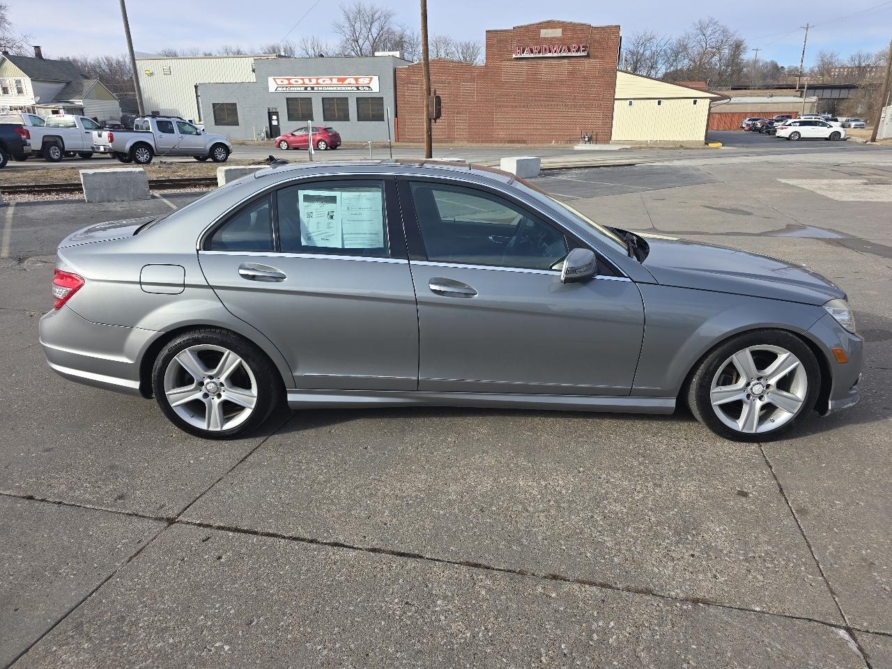 Mercedes-Benz C-Class C300 4MATIC Luxury Sedan 2010