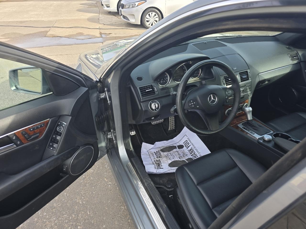 Mercedes-Benz C-Class C300 4MATIC Luxury Sedan 2010