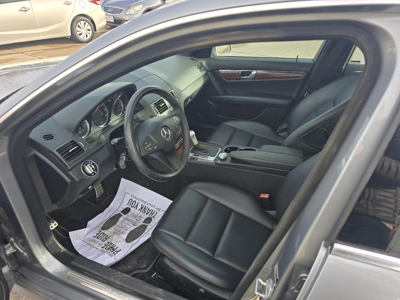 Mercedes-Benz C-Class C300 4MATIC Luxury Sedan 2010