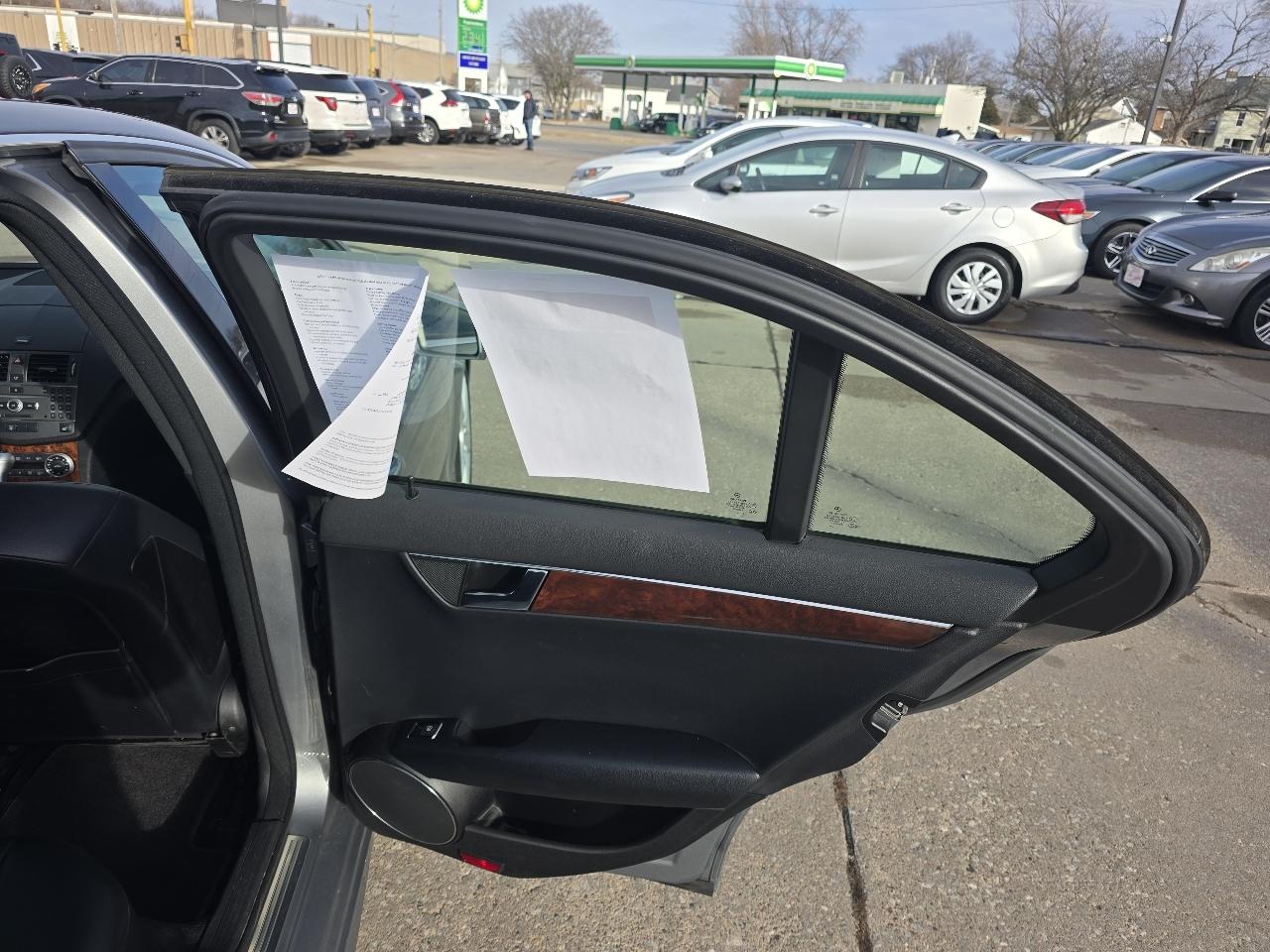 Mercedes-Benz C-Class C300 4MATIC Luxury Sedan 2010