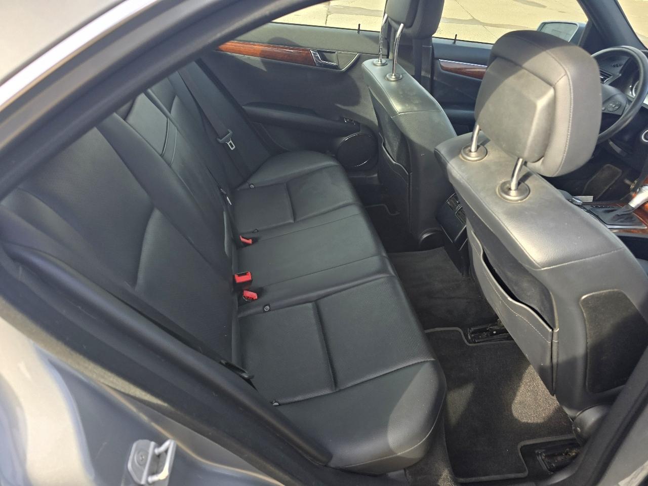 Mercedes-Benz C-Class C300 4MATIC Luxury Sedan 2010