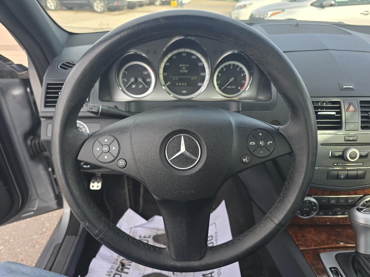 Mercedes-Benz C-Class C300 4MATIC Luxury Sedan 2010