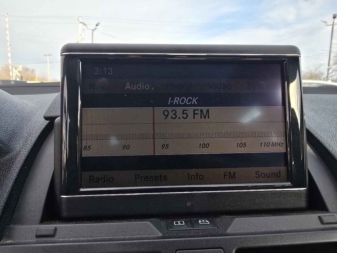 Mercedes-Benz C-Class C300 4MATIC Luxury Sedan 2010