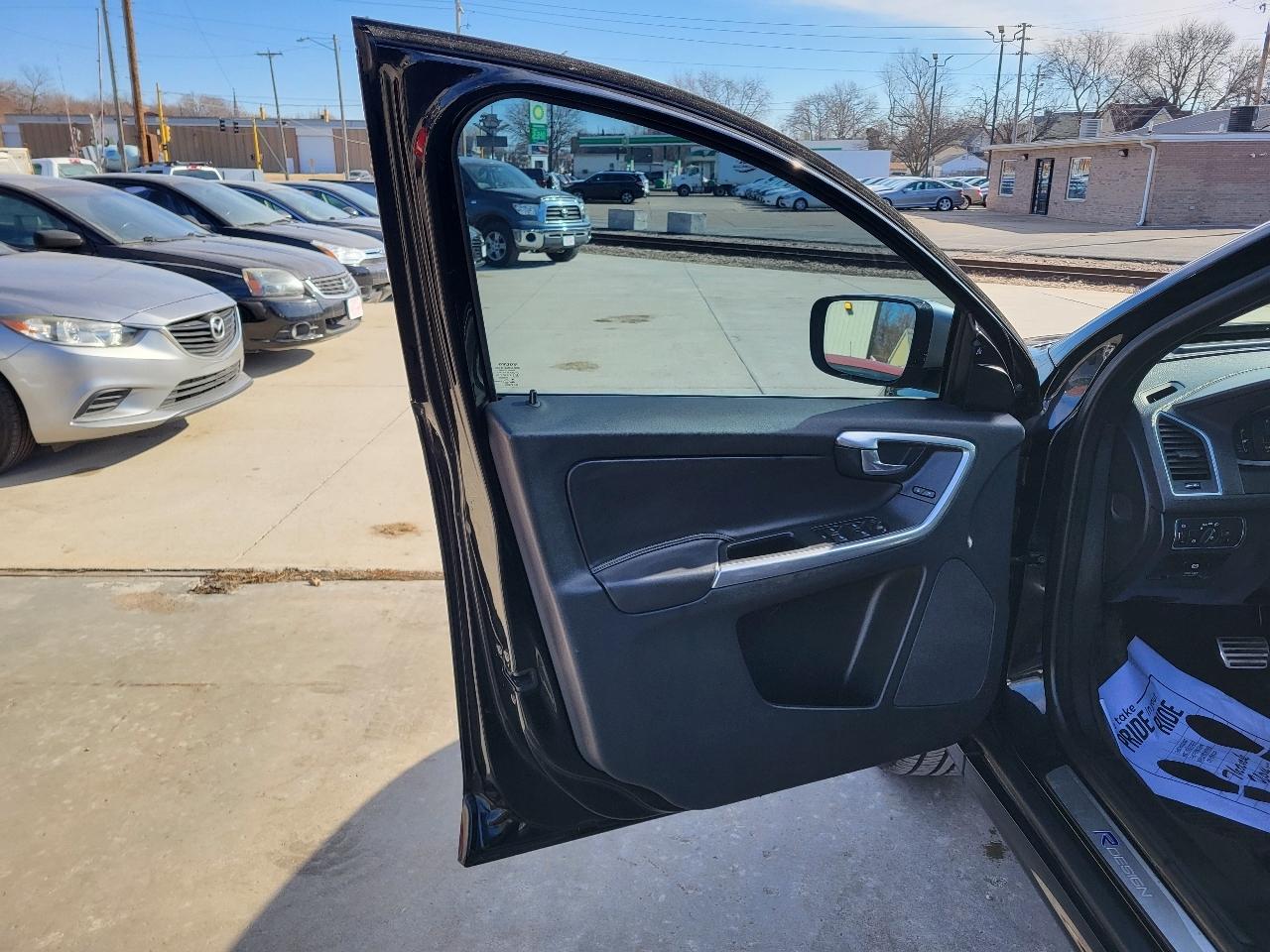 Volvo XC60 T6 R-Design Platinum AWD 2015