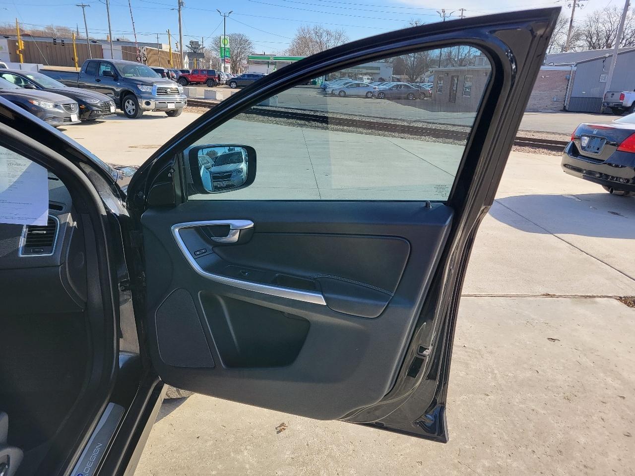 Volvo XC60 T6 R-Design Platinum AWD 2015