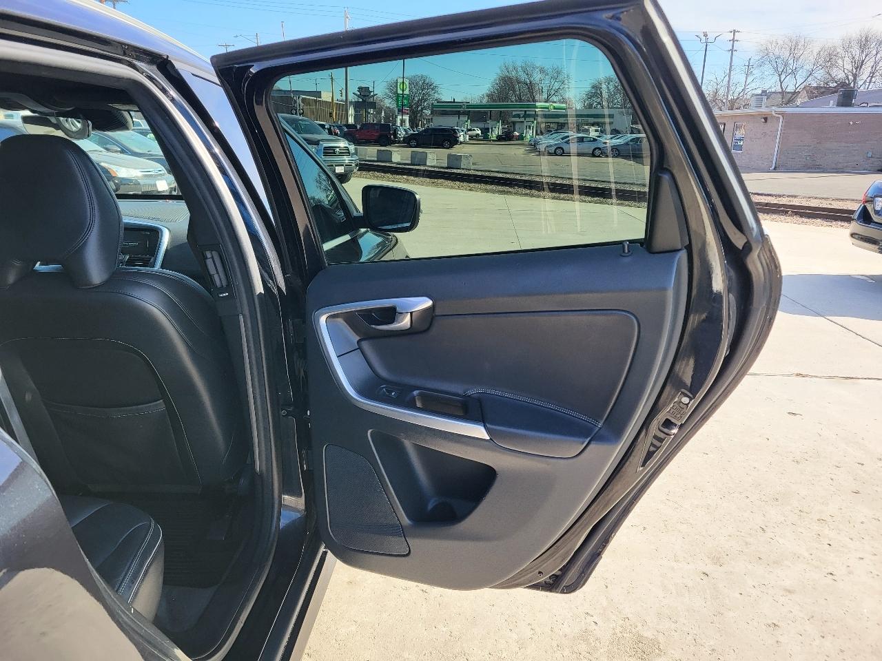 Volvo XC60 T6 R-Design Platinum AWD 2015