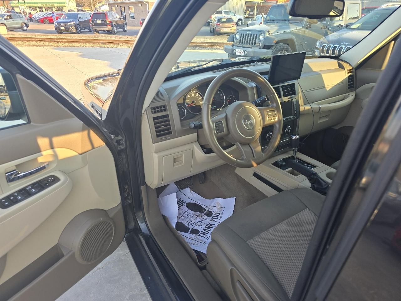 Jeep Liberty Sport 4WD 2012