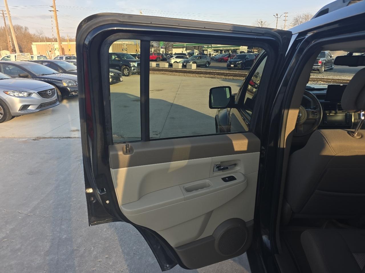 Jeep Liberty Sport 4WD 2012