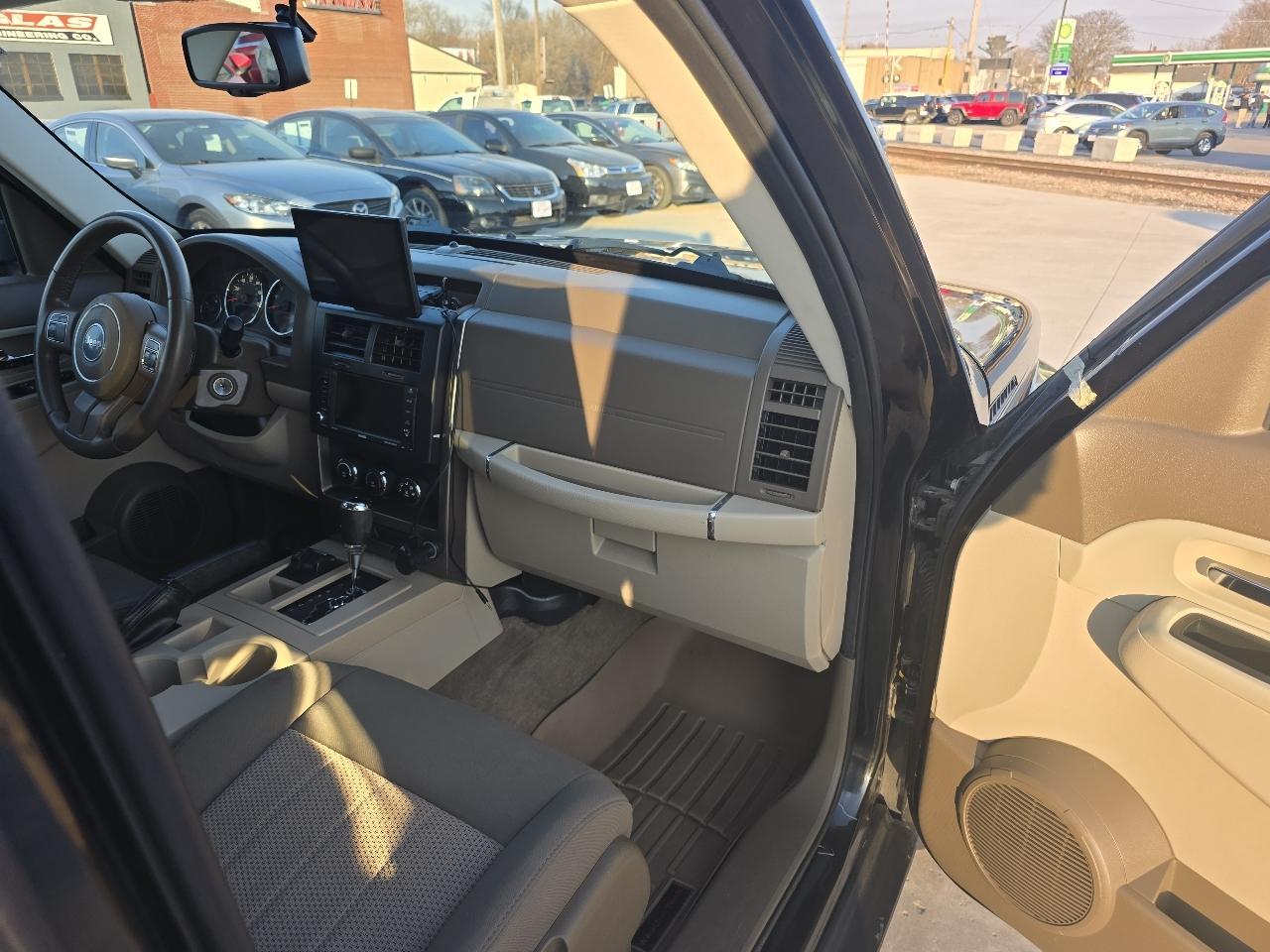 Jeep Liberty Sport 4WD 2012