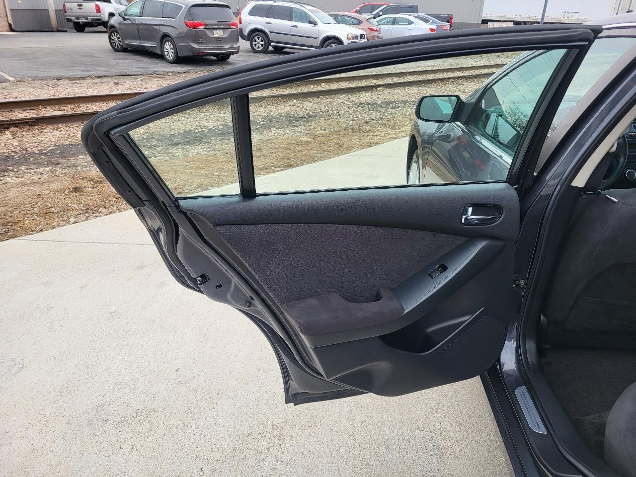 Nissan Altima 2.5 S 2010