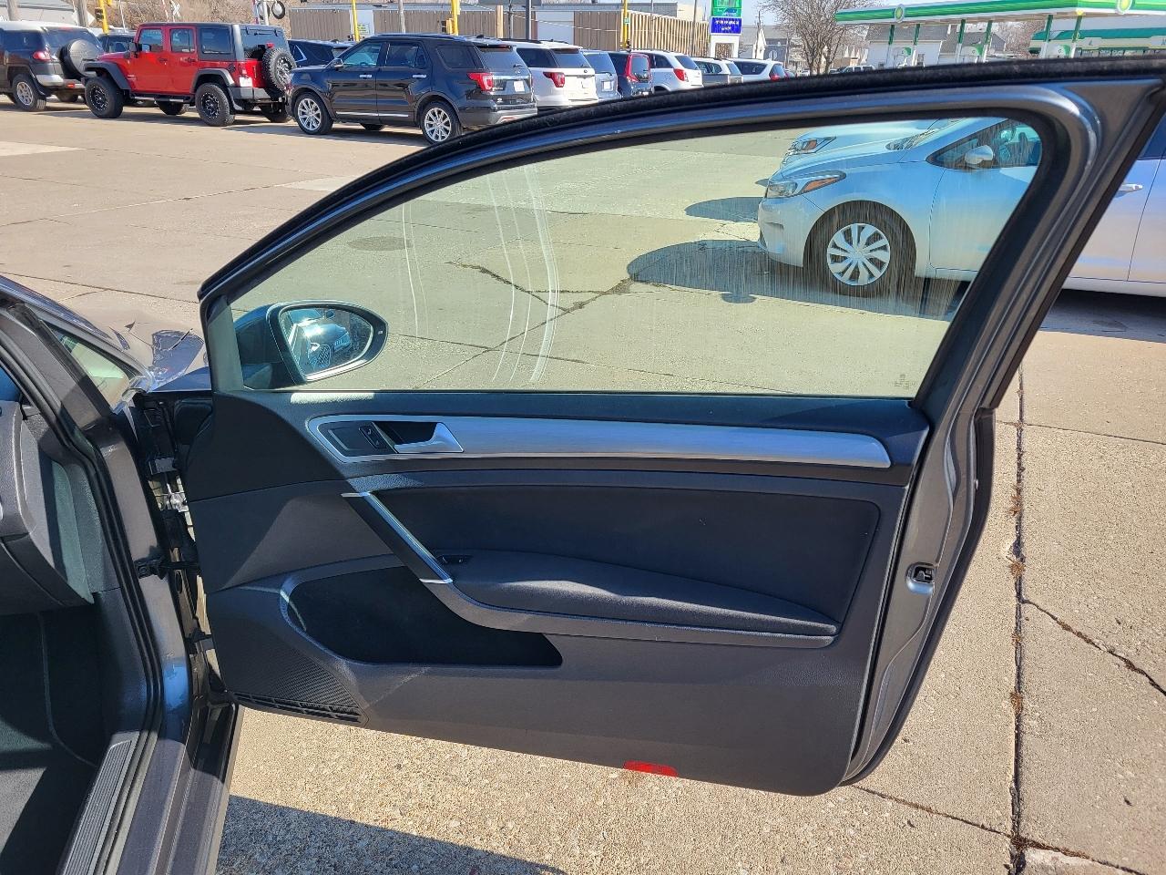 Volkswagen Golf TSI S 5M 2015