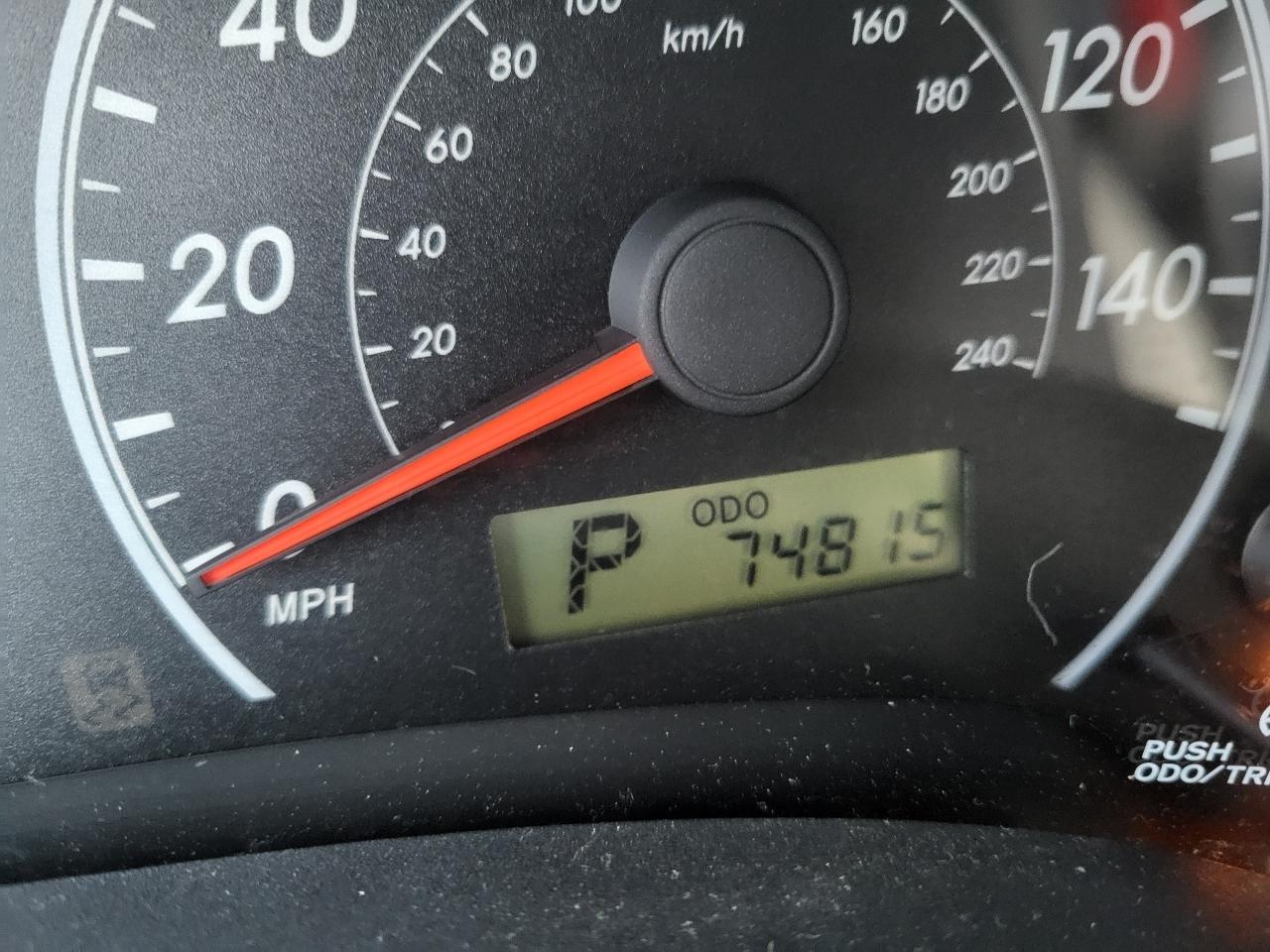 Toyota Corolla LE 4-Speed AT 2012