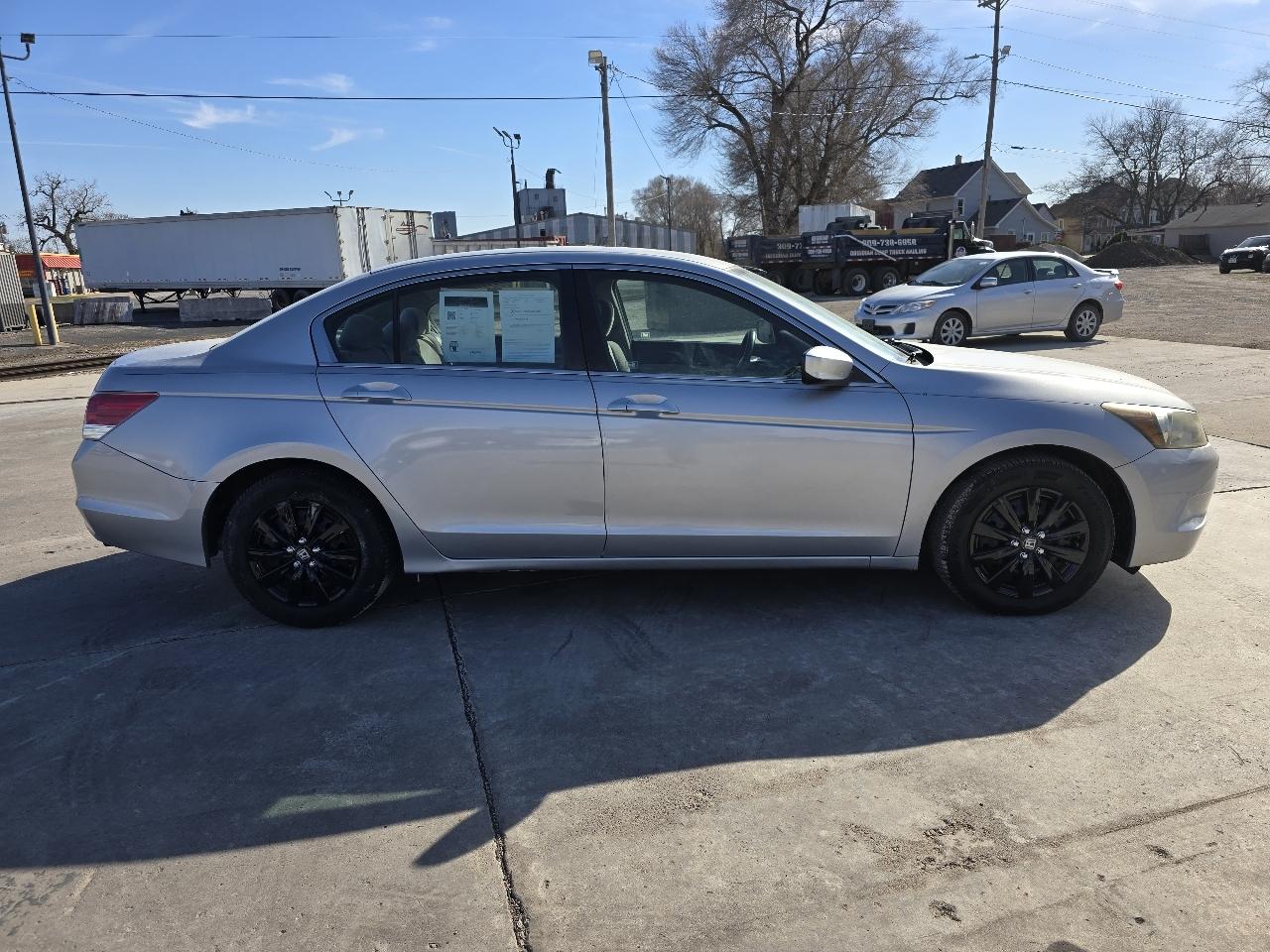 Honda Accord LX sedan AT 2010