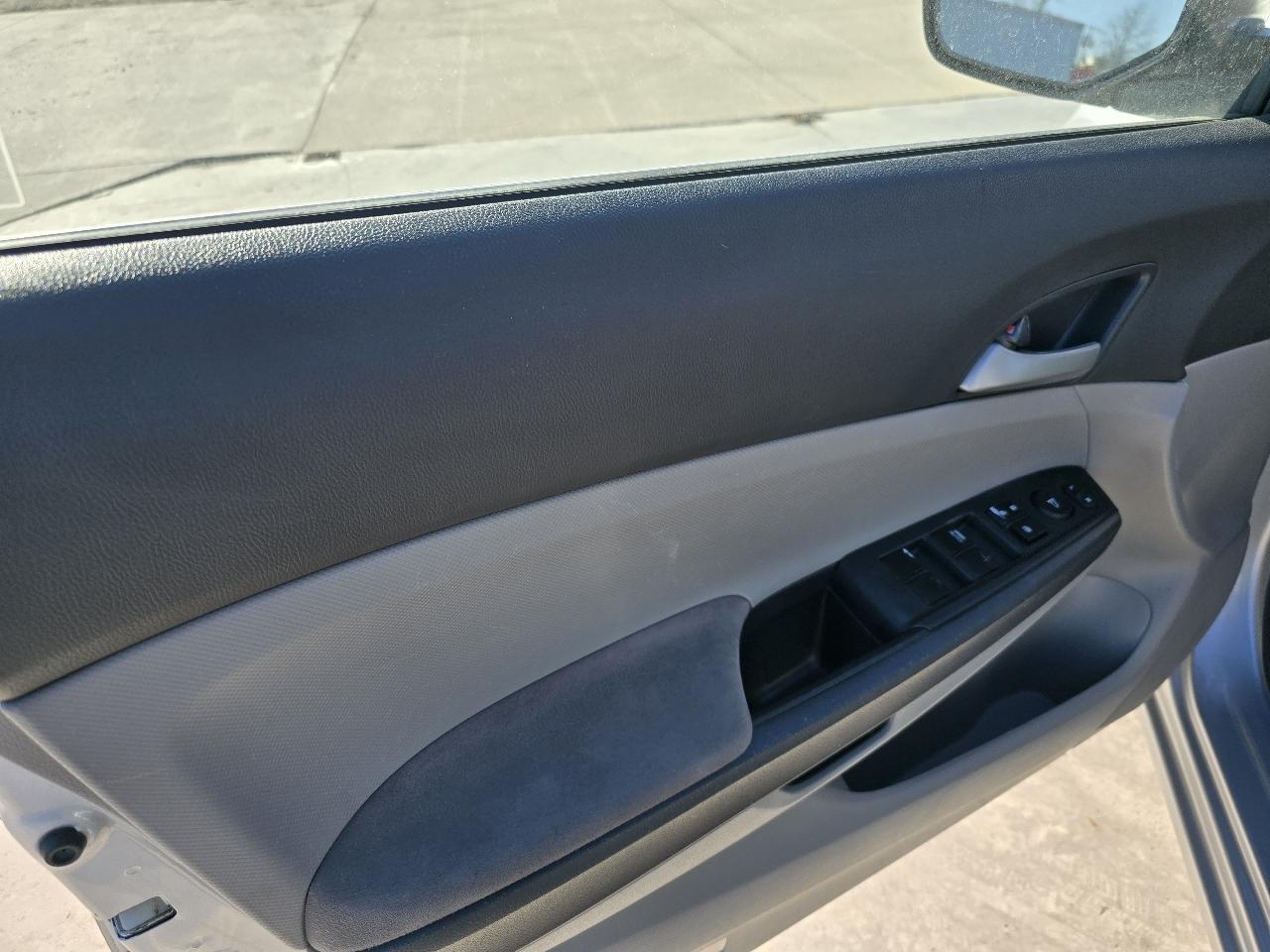 Honda Accord LX sedan AT 2010