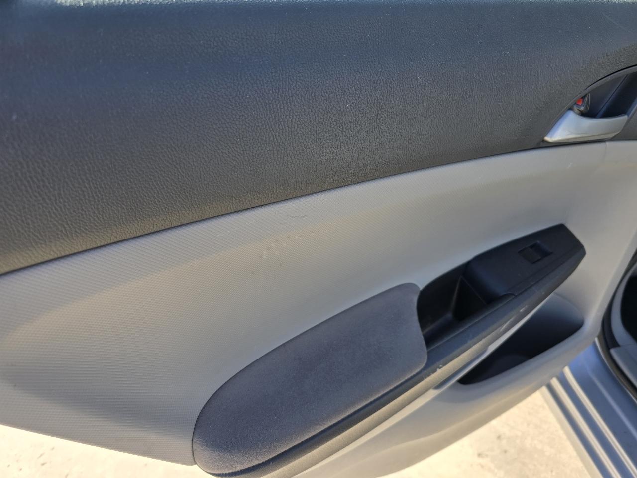 Honda Accord LX sedan AT 2010