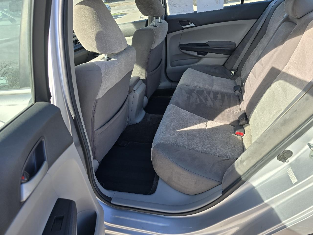 Honda Accord LX sedan AT 2010