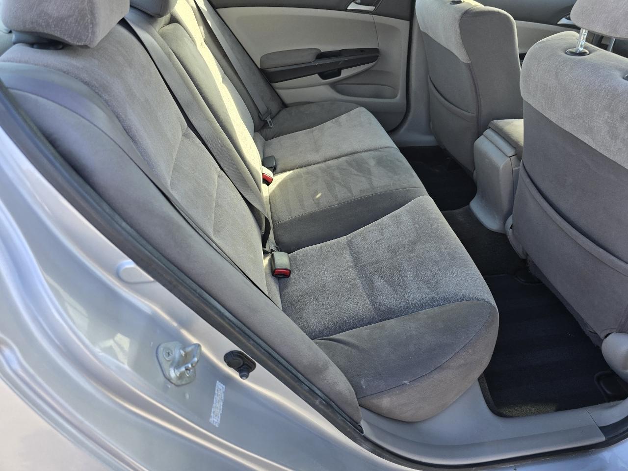 Honda Accord LX sedan AT 2010