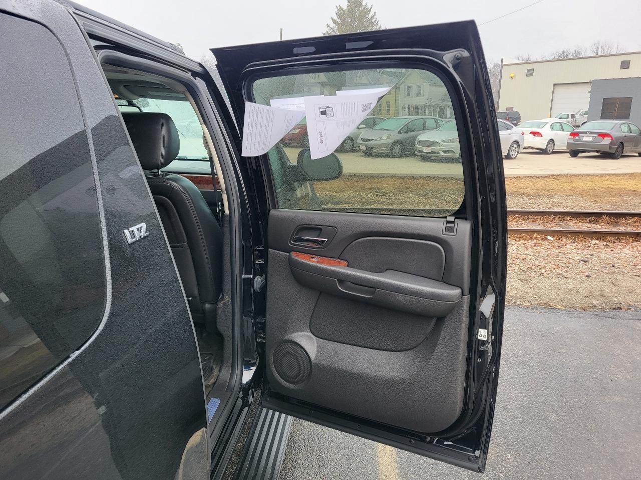 Chevrolet Suburban LTZ 1500 4WD 2014