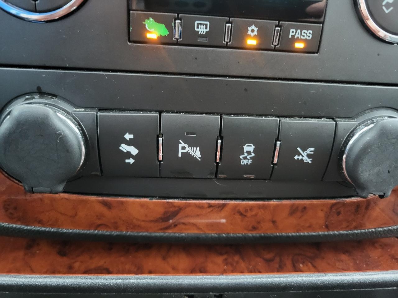 Chevrolet Suburban LTZ 1500 4WD 2014