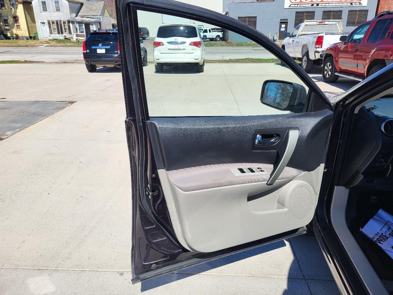 Nissan Rogue SV AWD 2013