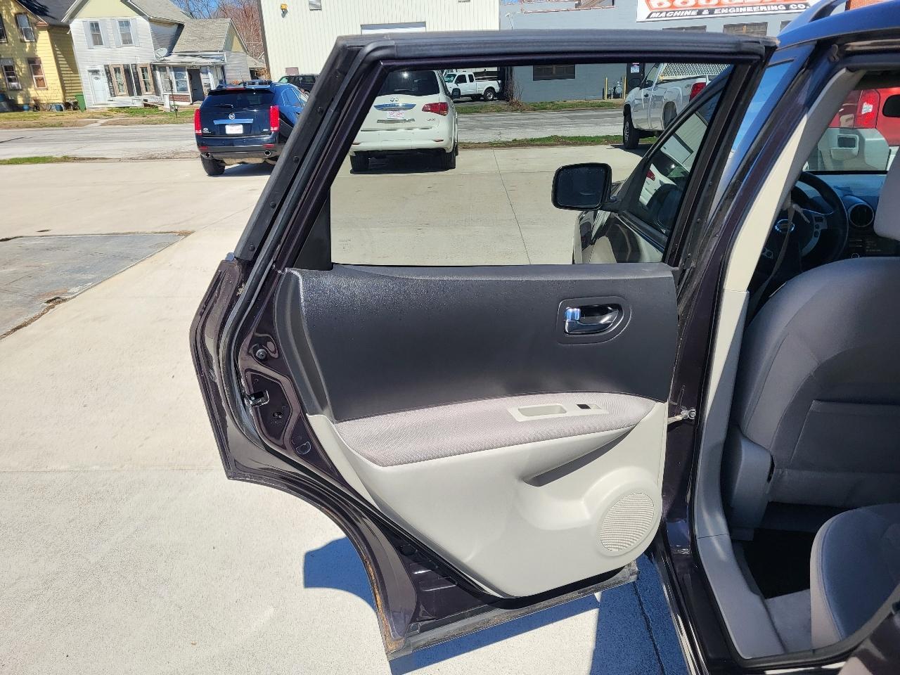 Nissan Rogue SV AWD 2013