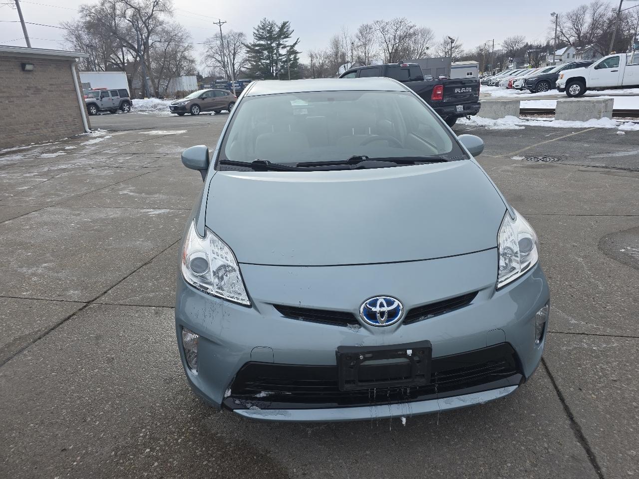 Toyota Prius Two 2015