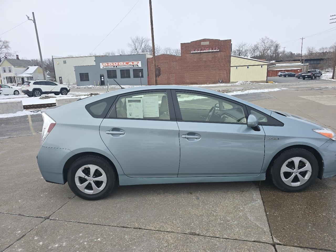 Toyota Prius Two 2015