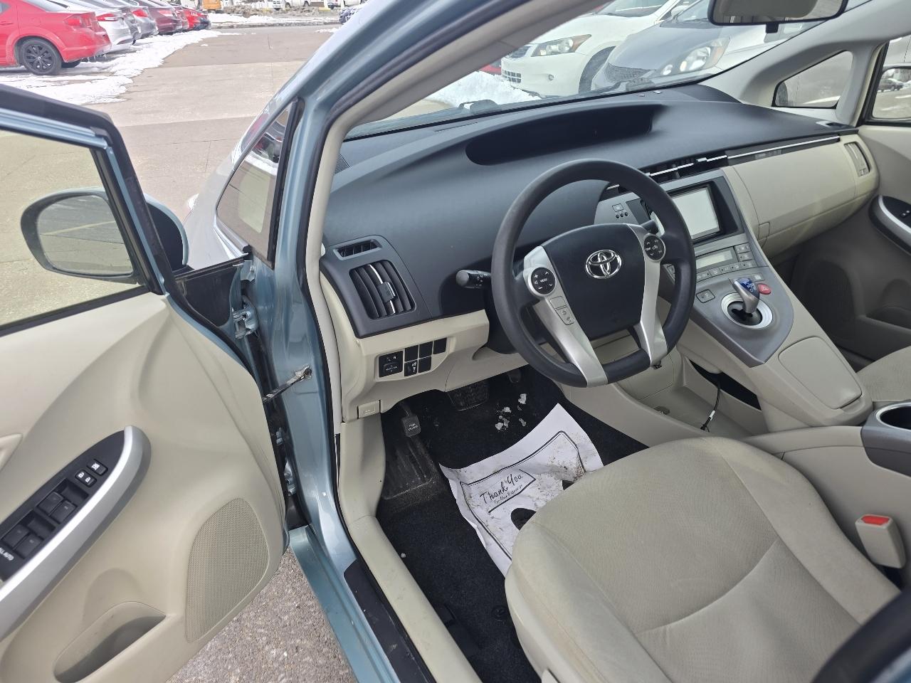 Toyota Prius Two 2015