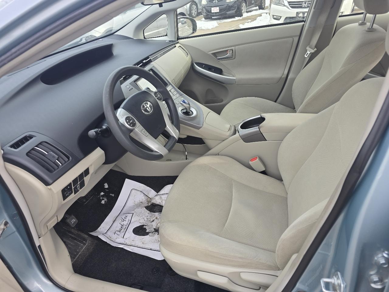 Toyota Prius Two 2015