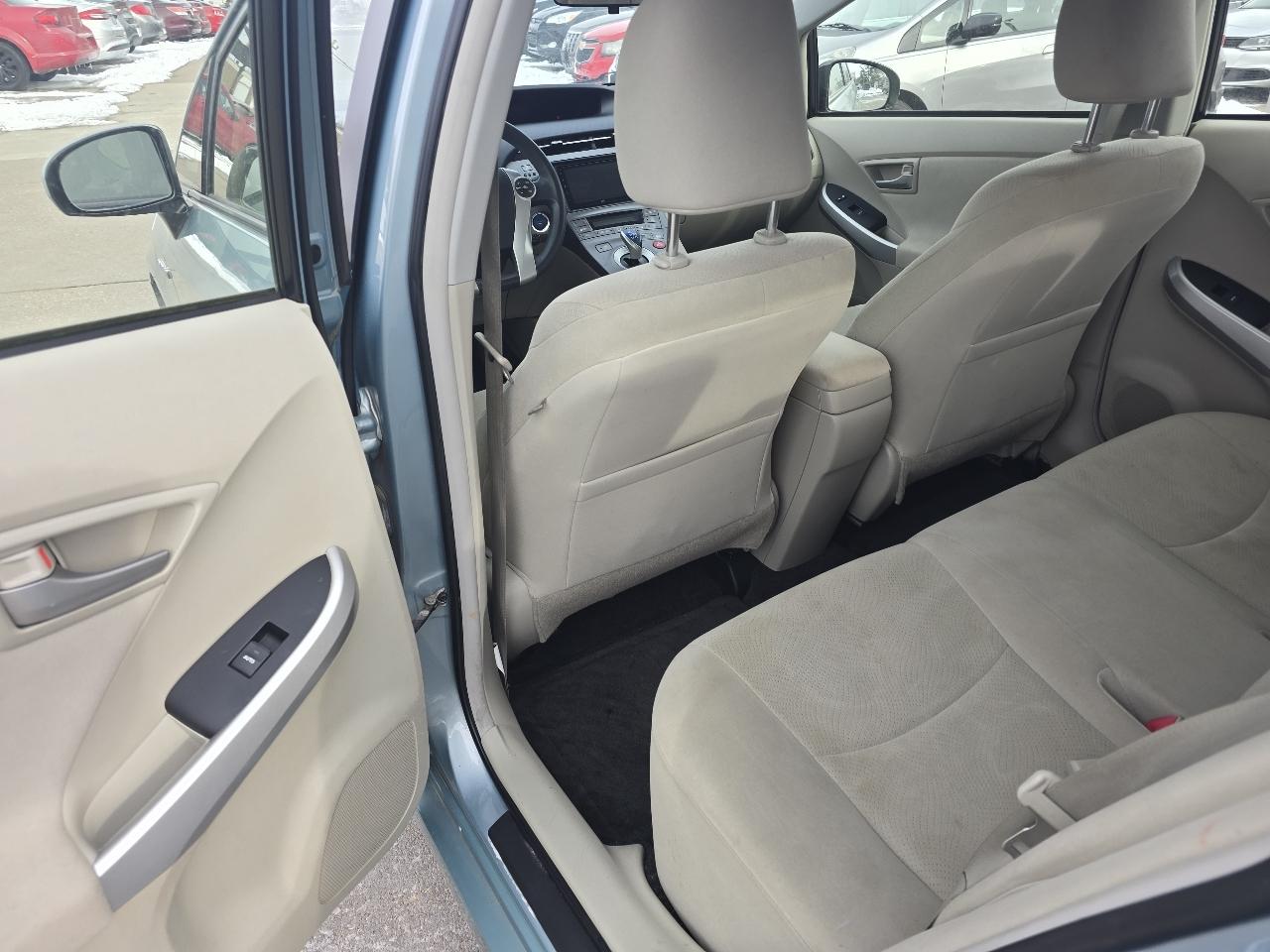 Toyota Prius Two 2015