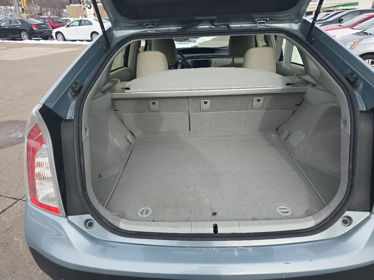 Toyota Prius Two 2015