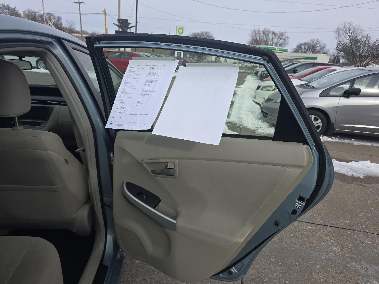 Toyota Prius Two 2015