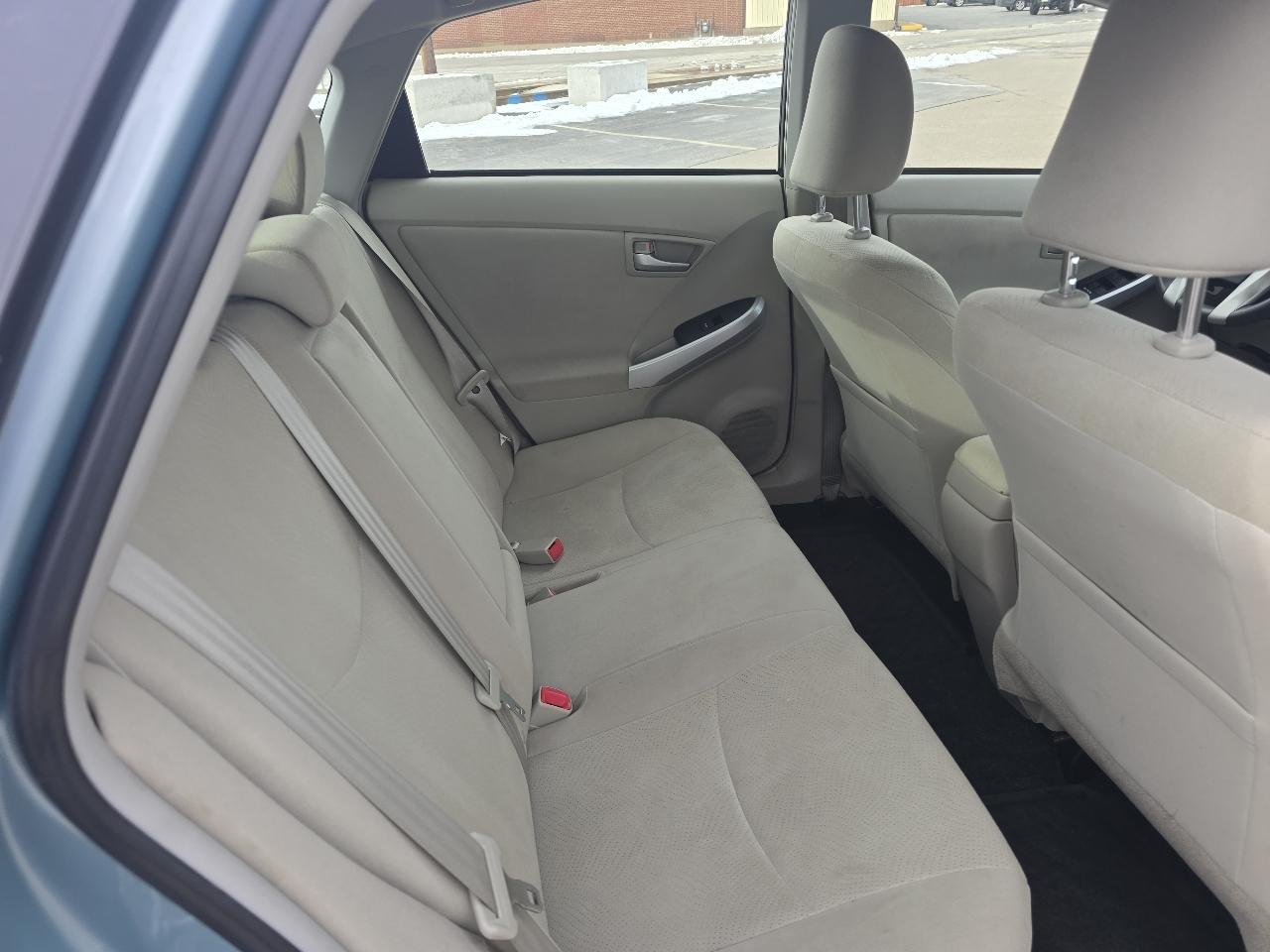 Toyota Prius Two 2015