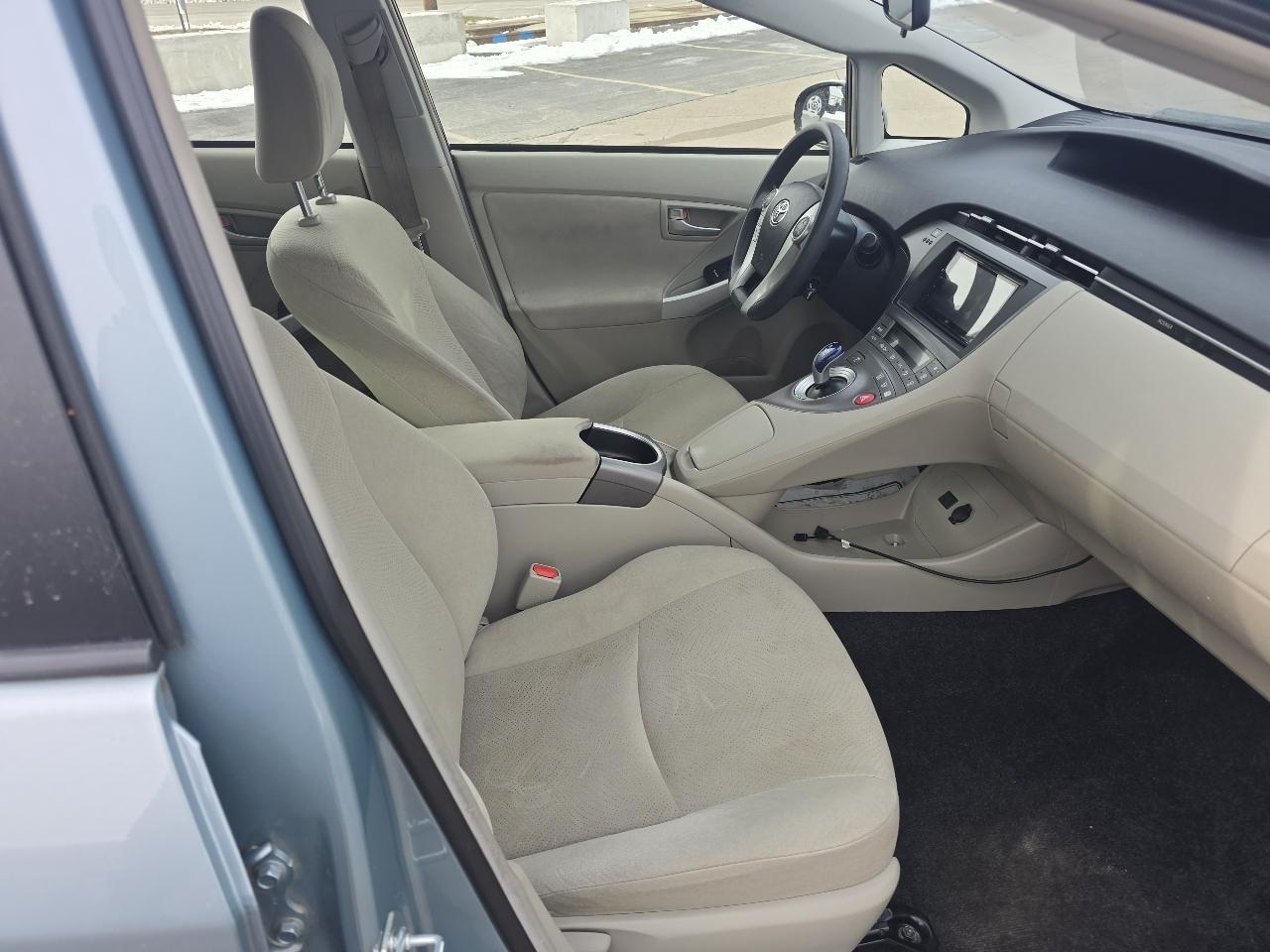 Toyota Prius Two 2015