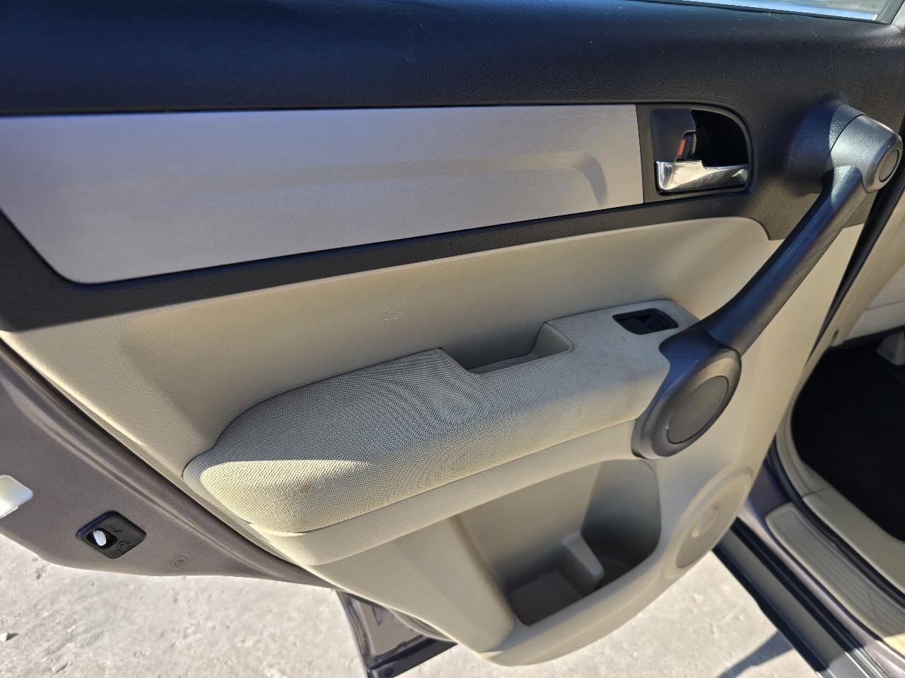 Honda CR-V LX 4WD 5-Speed AT 2011