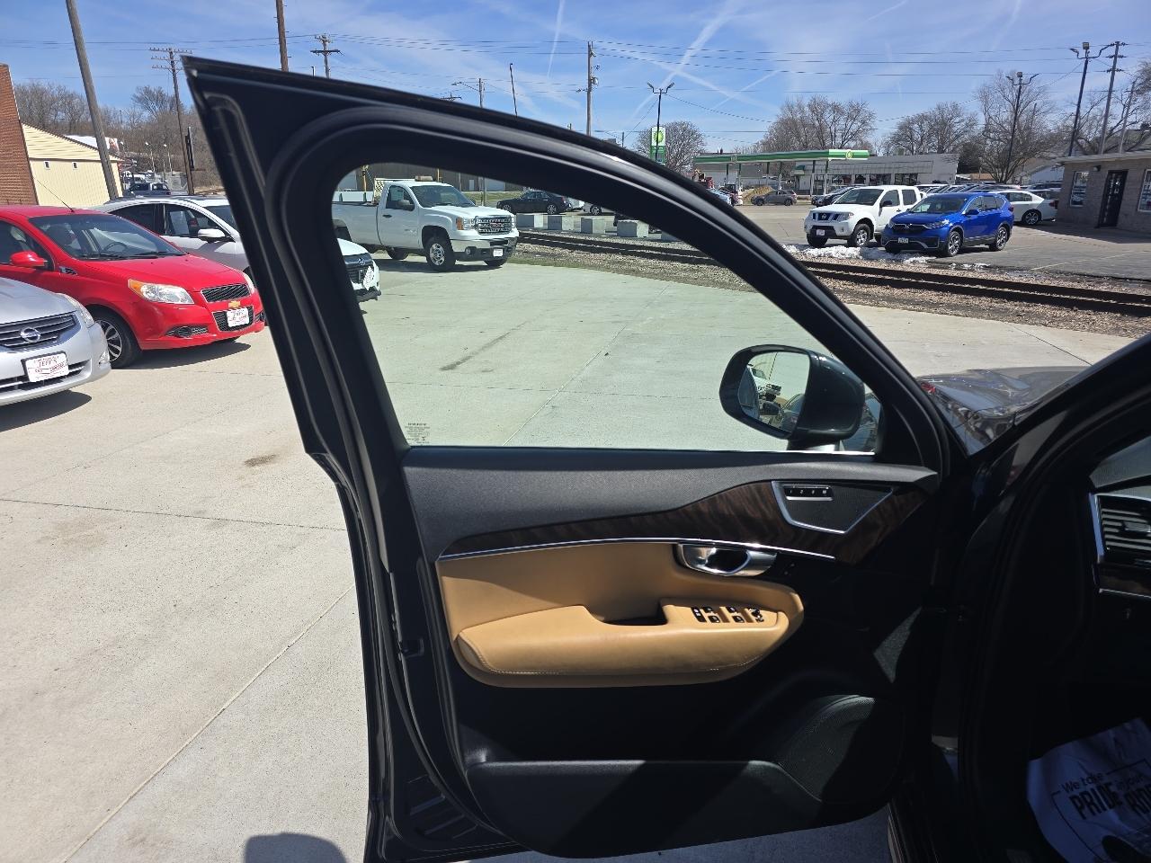 Volvo XC90 T6 Momentum AWD 2016