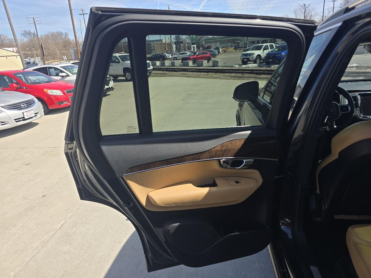 Volvo XC90 T6 Momentum AWD 2016