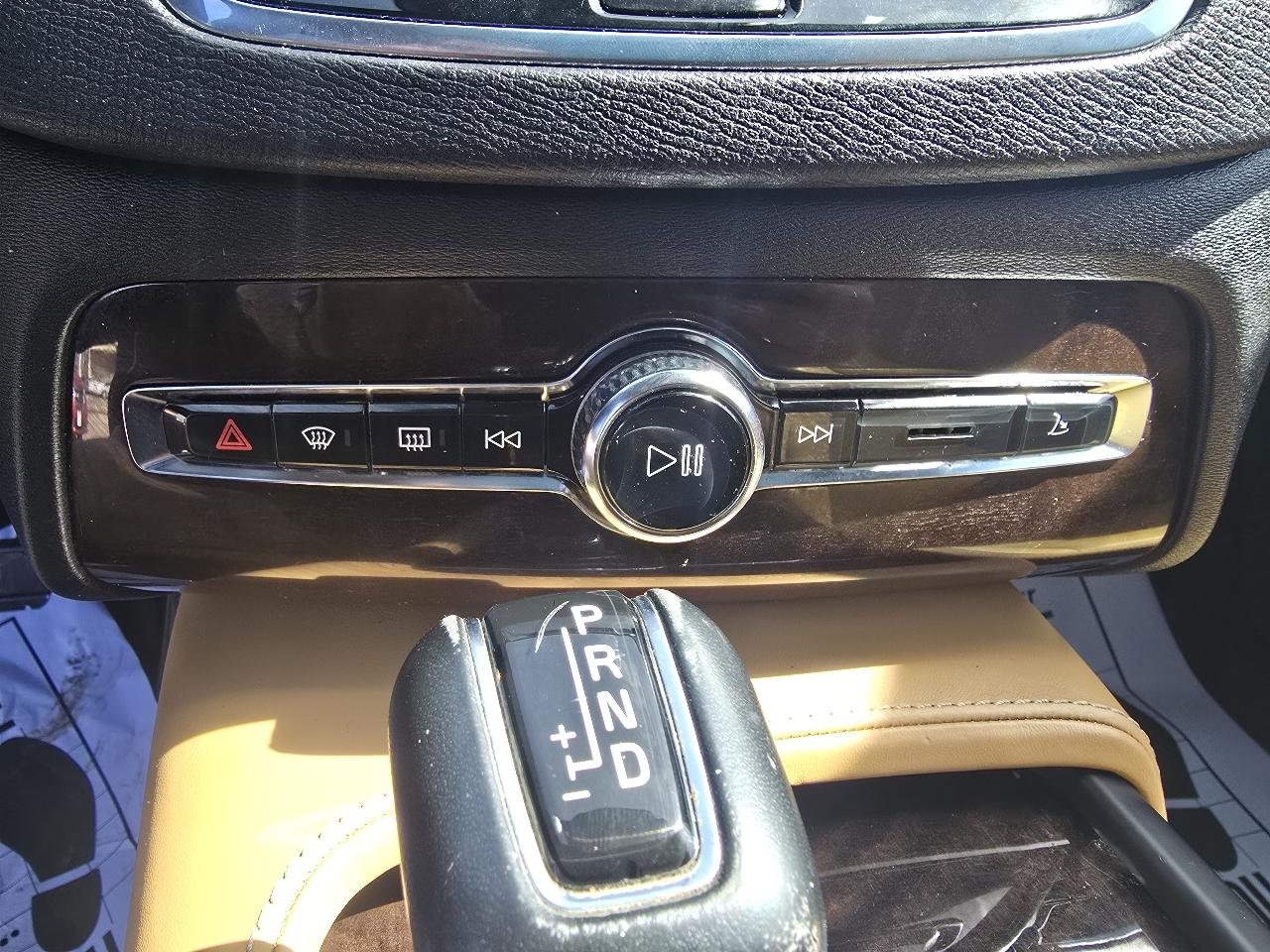 Volvo XC90 T6 Momentum AWD 2016