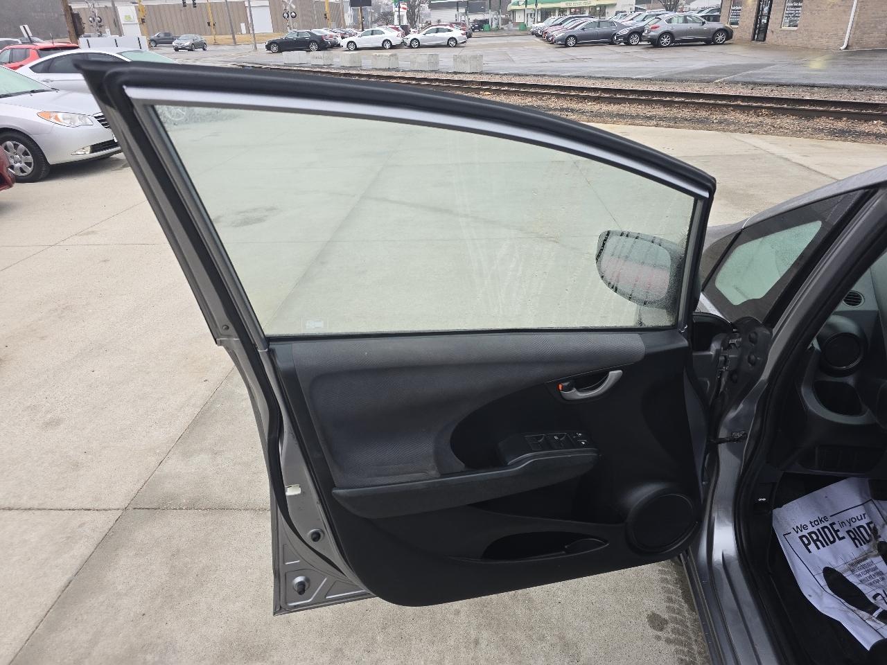 Honda Fit 5-Speed AT 2009