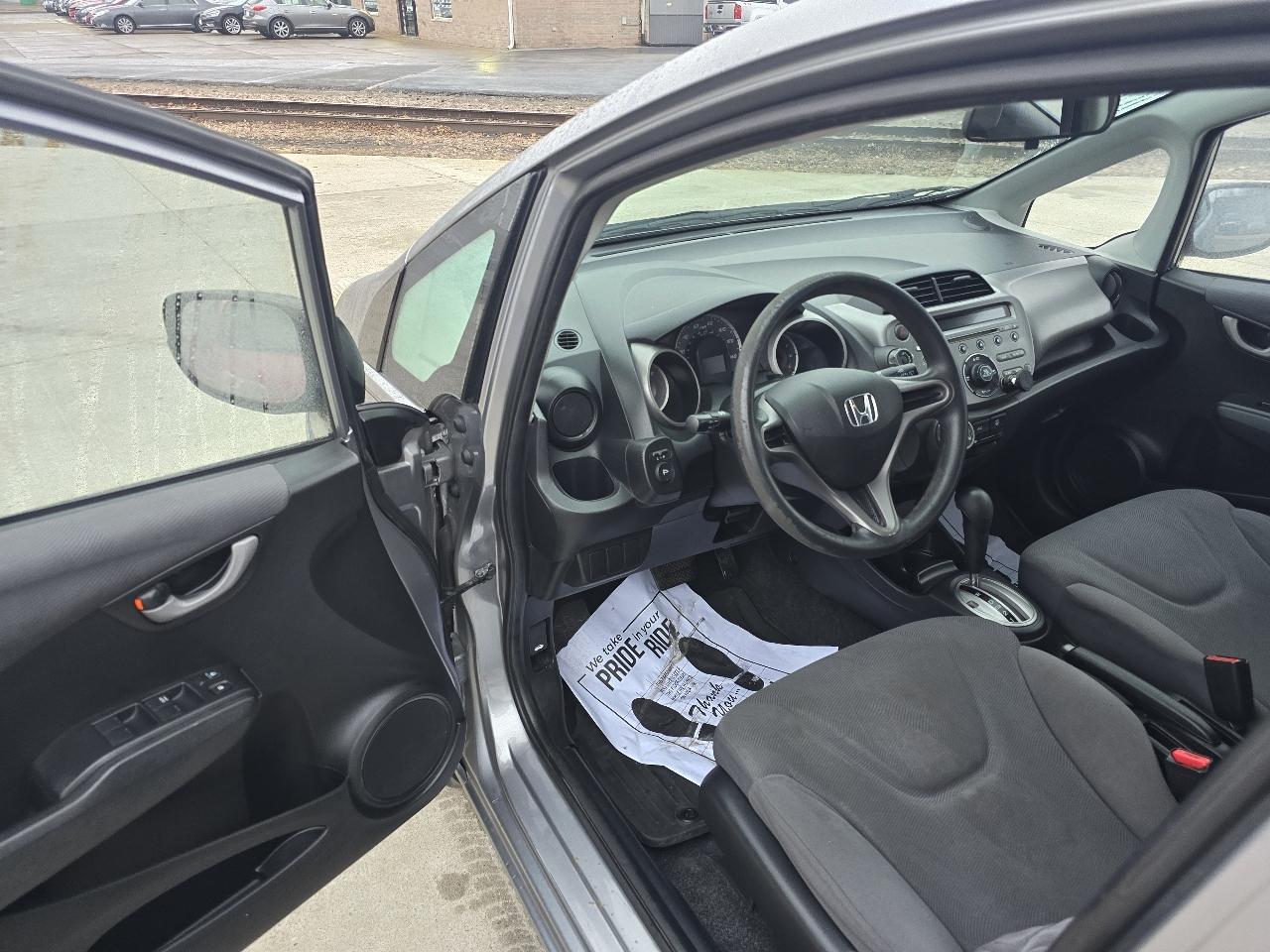 Honda Fit 5-Speed AT 2009