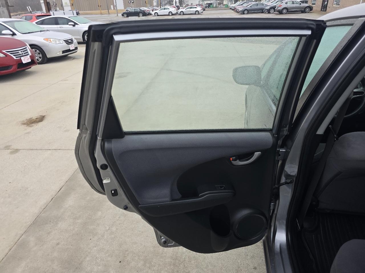 Honda Fit 5-Speed AT 2009