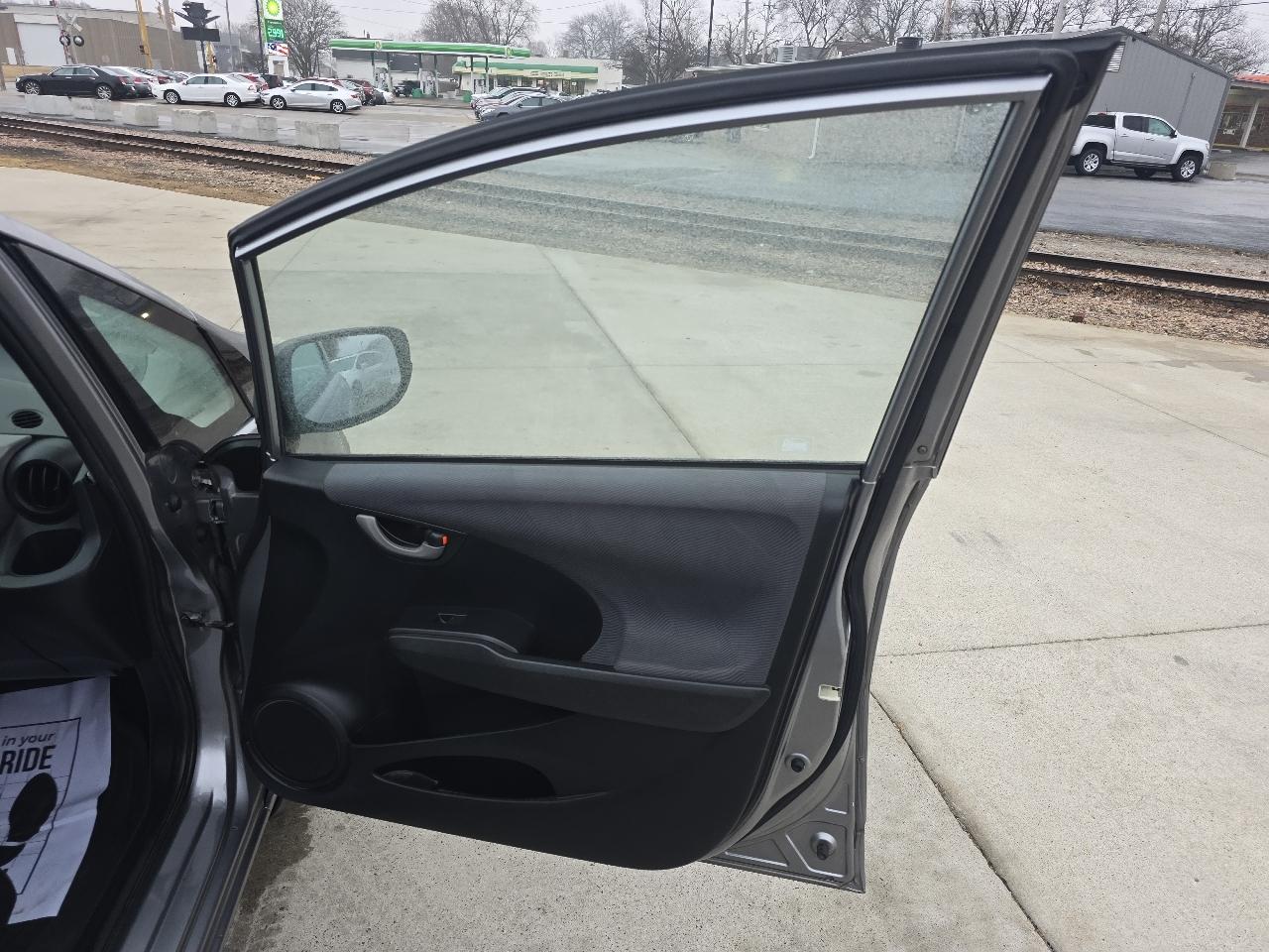 Honda Fit 5-Speed AT 2009