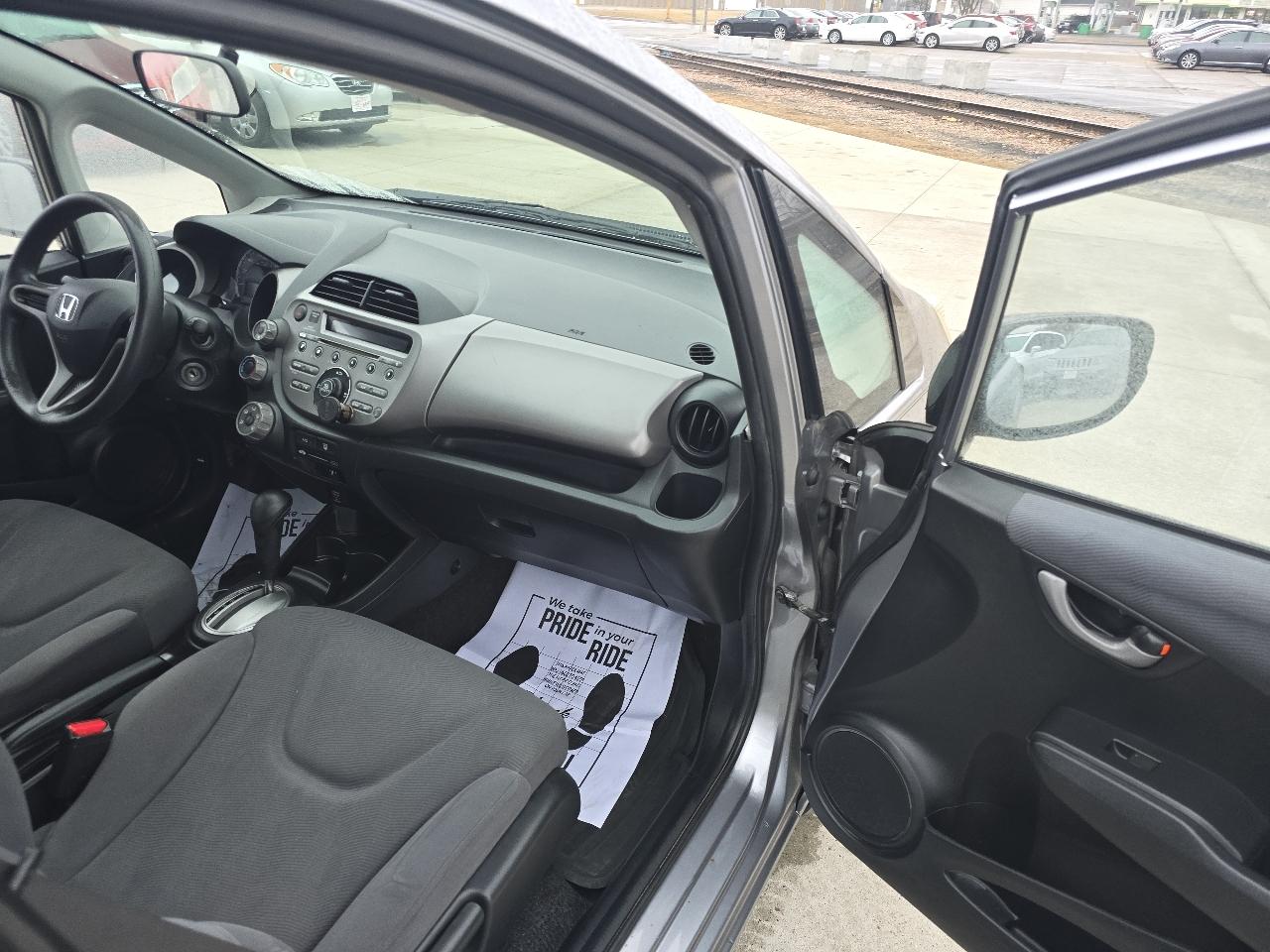 Honda Fit 5-Speed AT 2009