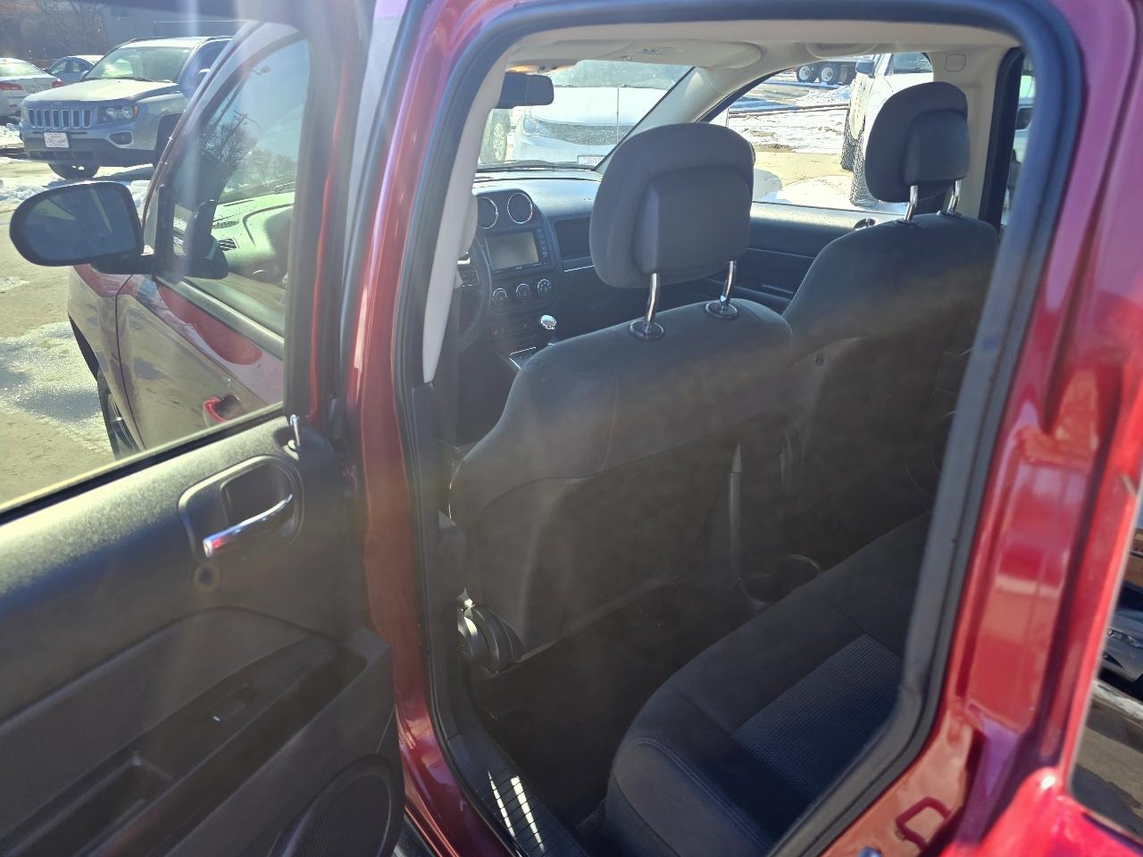 Jeep Compass Latitude FWD 2012