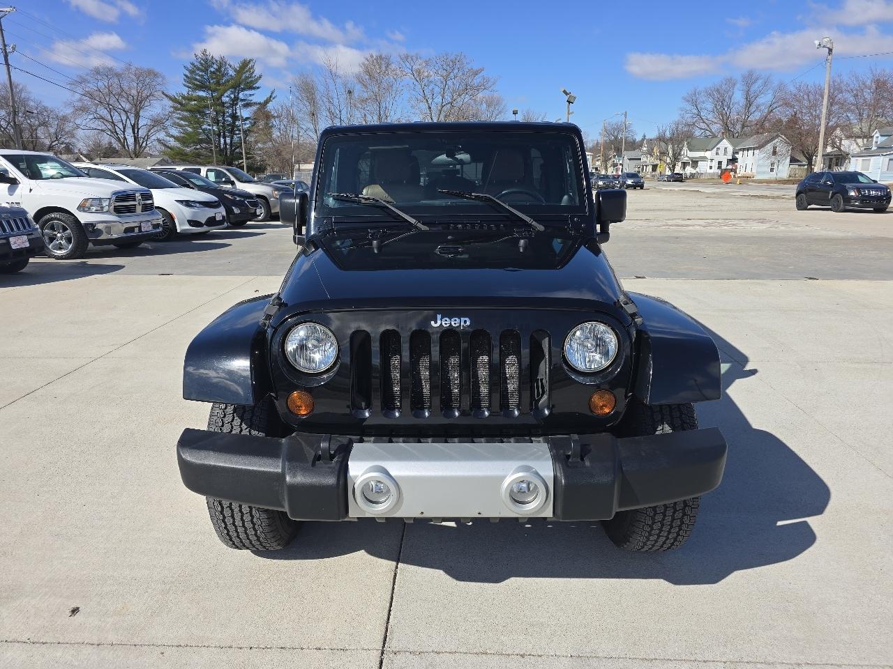 Jeep Wrangler Unlimited Sahara 4WD 2011