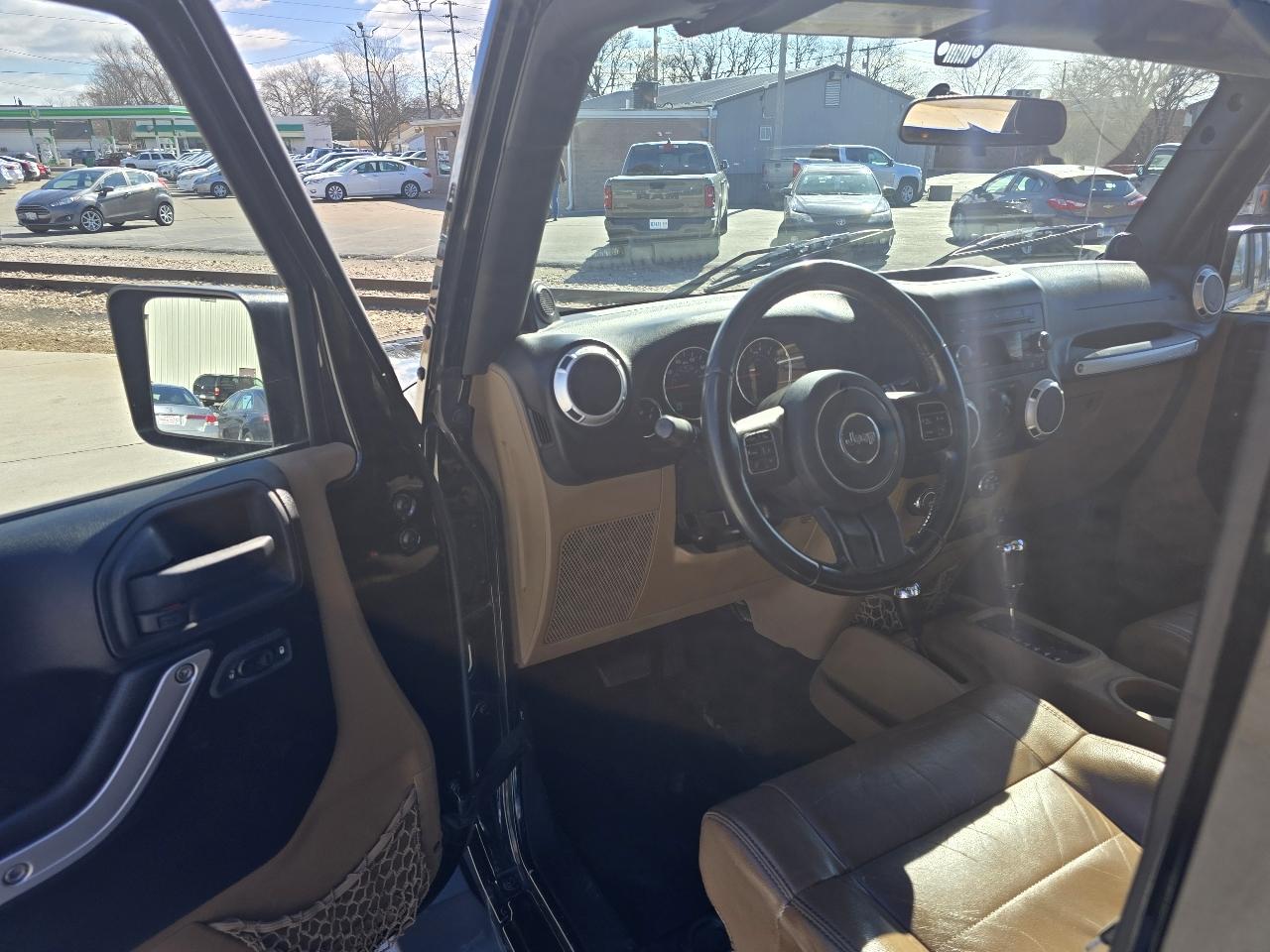 Jeep Wrangler Unlimited Sahara 4WD 2011