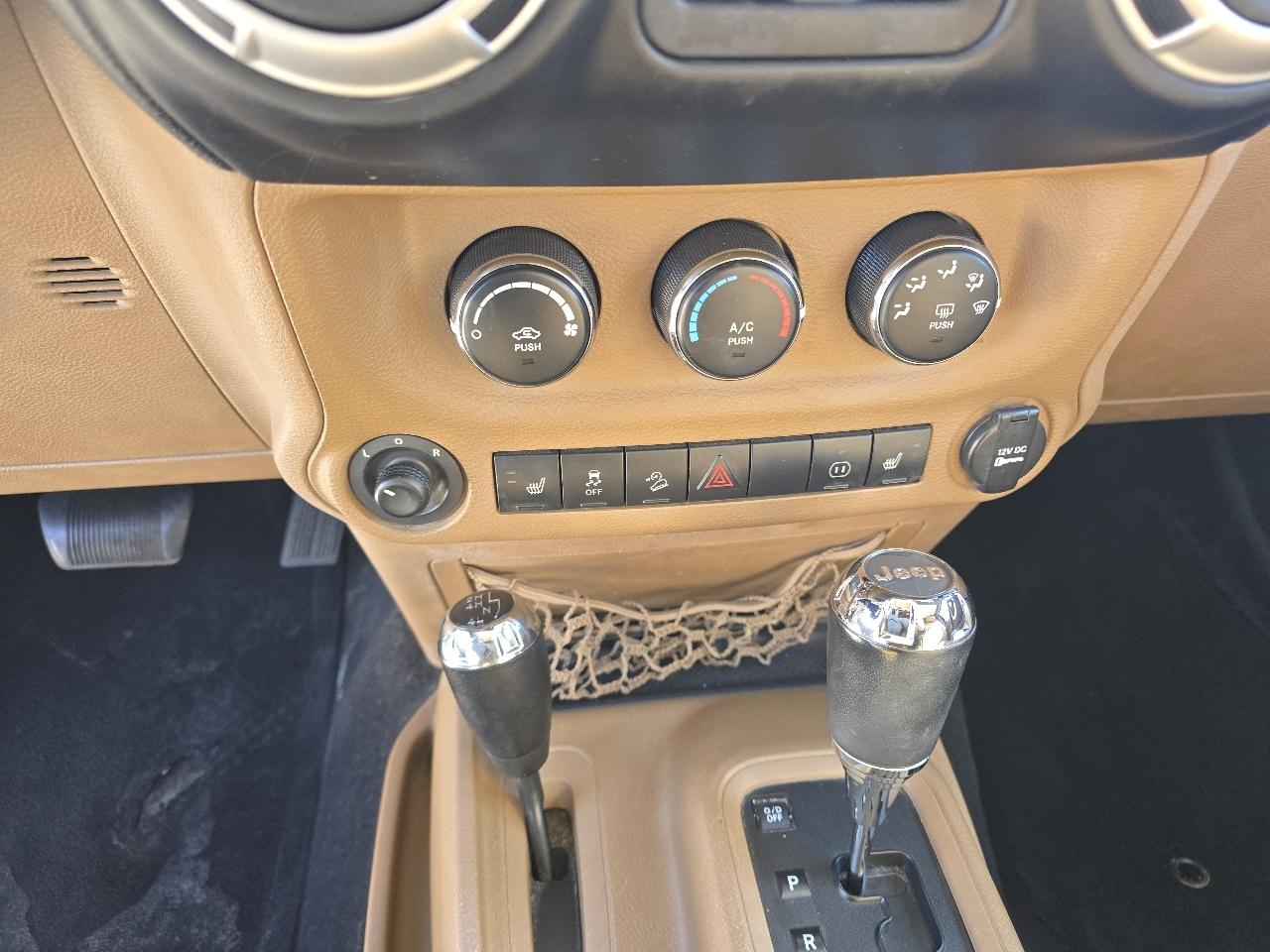 Jeep Wrangler Unlimited Sahara 4WD 2011