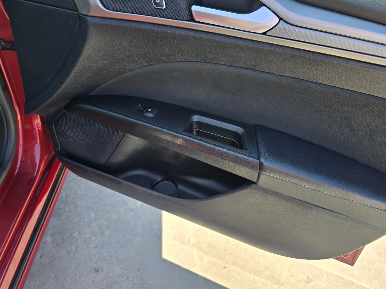 Ford Fusion Hybrid SE 2018