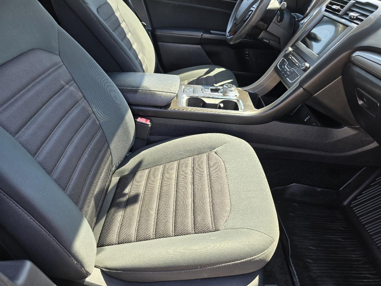 Ford Fusion Hybrid SE 2018